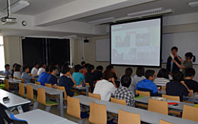 函館高専生が函館建青会員を取材　建設業テーマに発表会