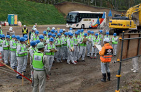 道横断道など土木工事の概要説明　釧路工高生が見学会