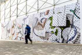 現場の仮壁などに現代アート展示　札幌駅前通地区活性化委