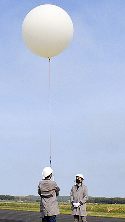 上空3万ｍから地上と通信　岩谷技研が気球打ち上げ実験